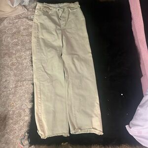 High wasted baggy jeans